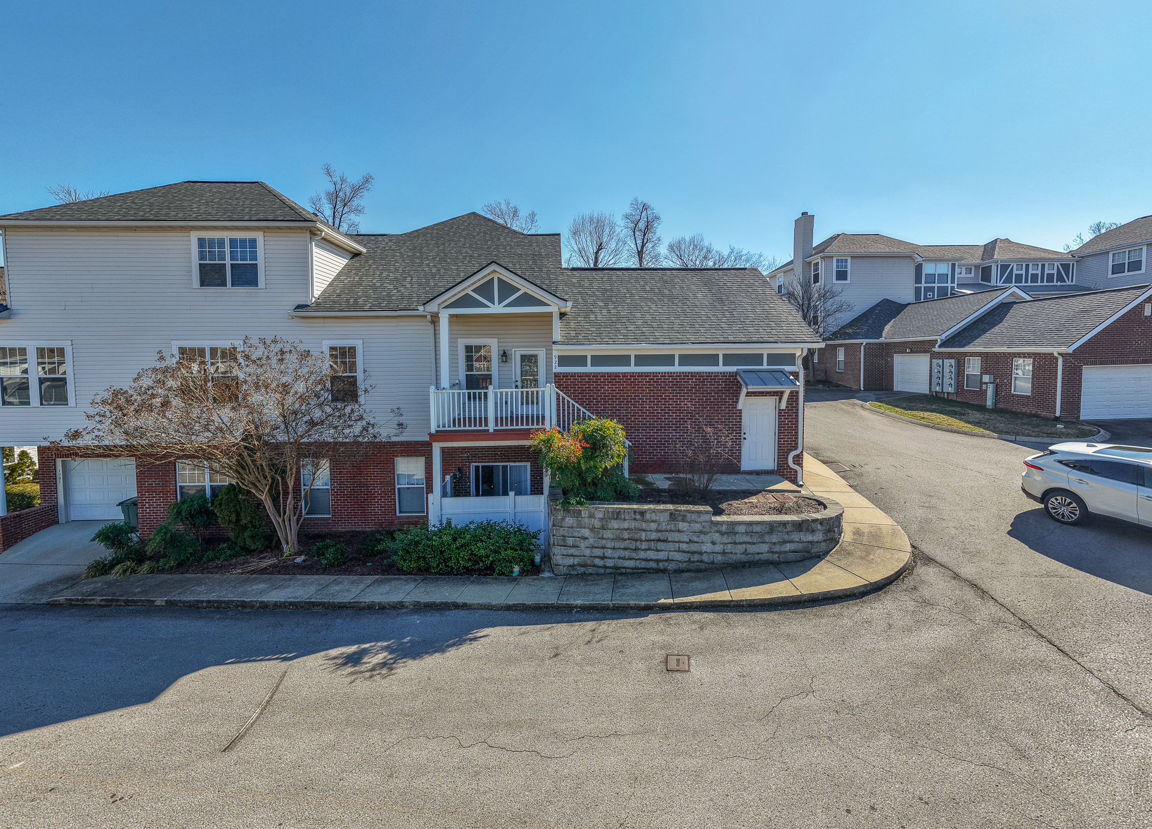 922 Bracken Trail - -