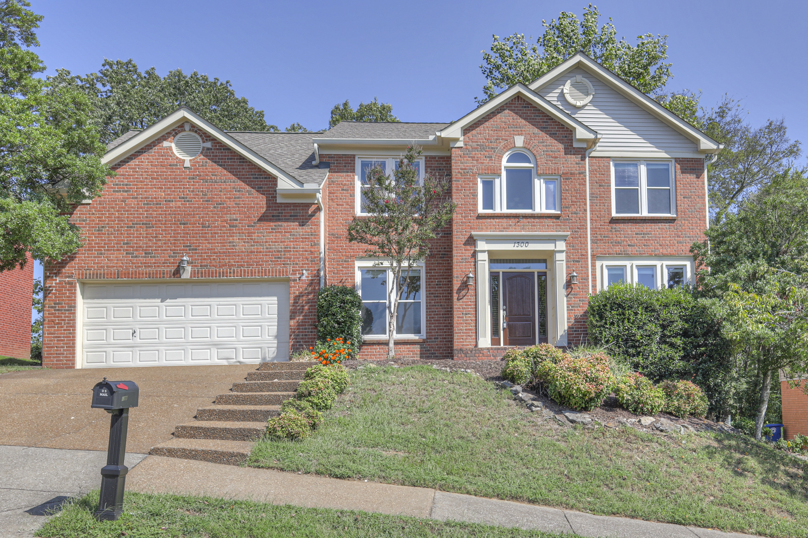 1300 Buckingham Circle